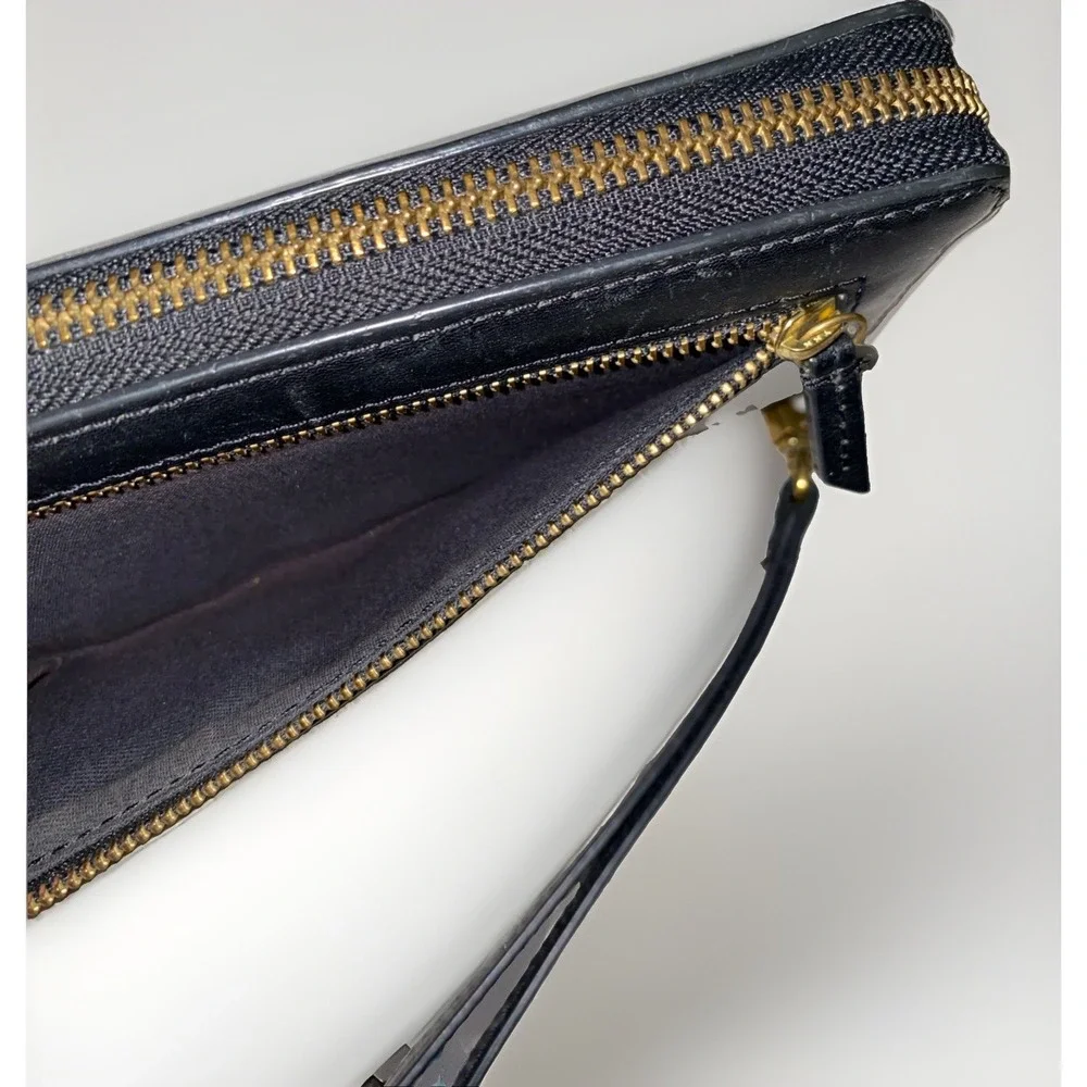 Fossil Black Leather Zip Around Wristlet Wallet Detachable Strap